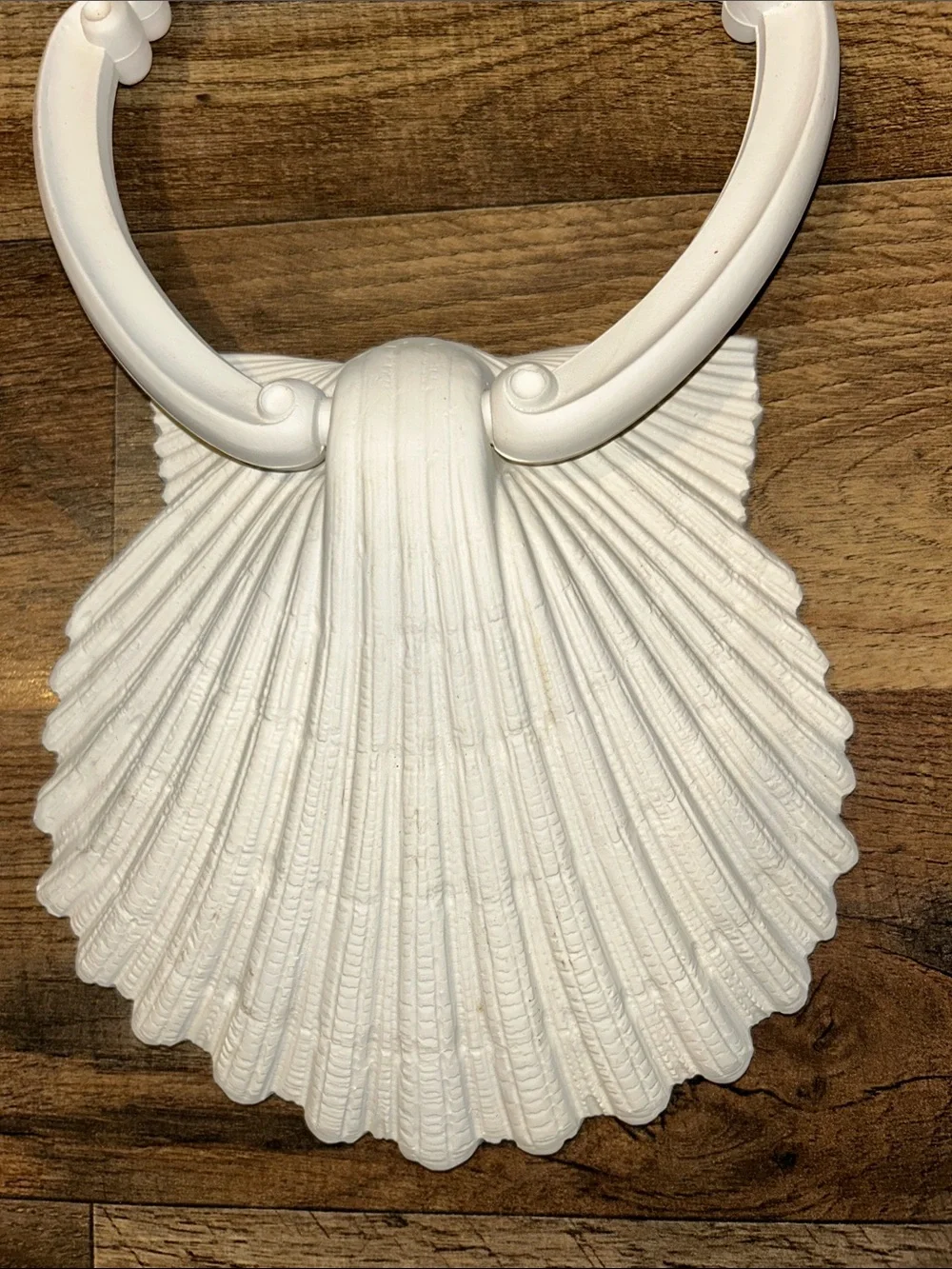 MCM Home Interiors White Seashell Wall Hook Decorative Towel Ring